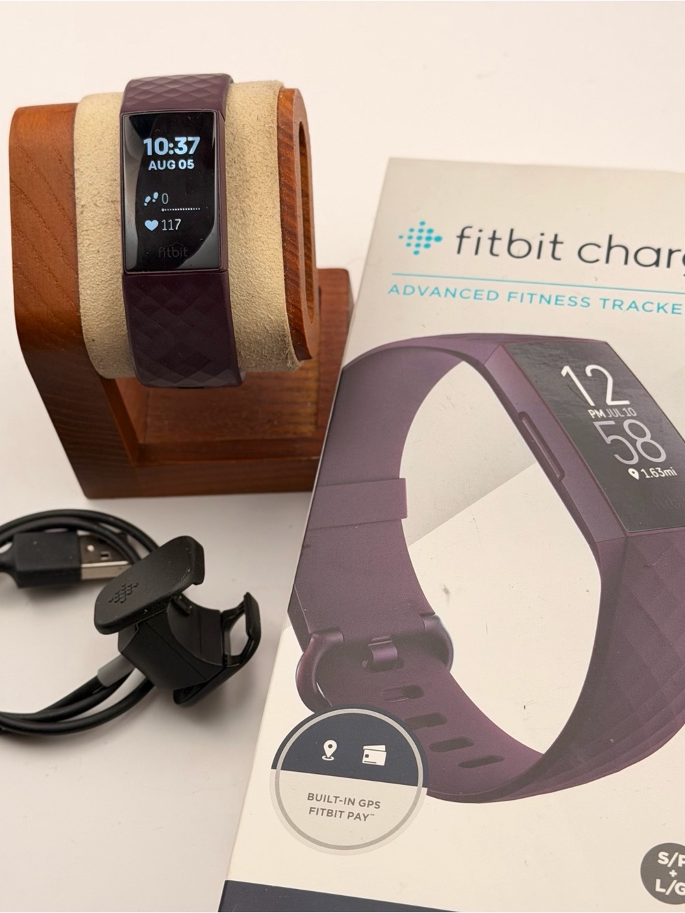 Fitbit Charge 4, Full Set, Purple/Purple, Charger included, Manuals, Excellent